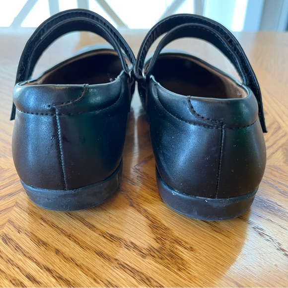 Girls Black Dress Shoes- Size 2 - Picture 4 of 5